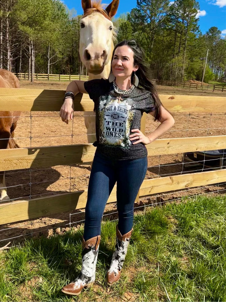 
                      
                        Leopard I Got A Thing For The Wild Ones T-shirt💁🏻‍♀️
                      
                    