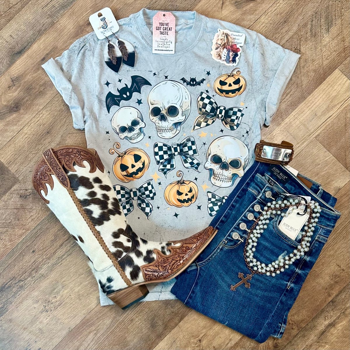 Skulls & Bows | Fall Vibes Graphic T-Shirt - Painted Aces Boutique