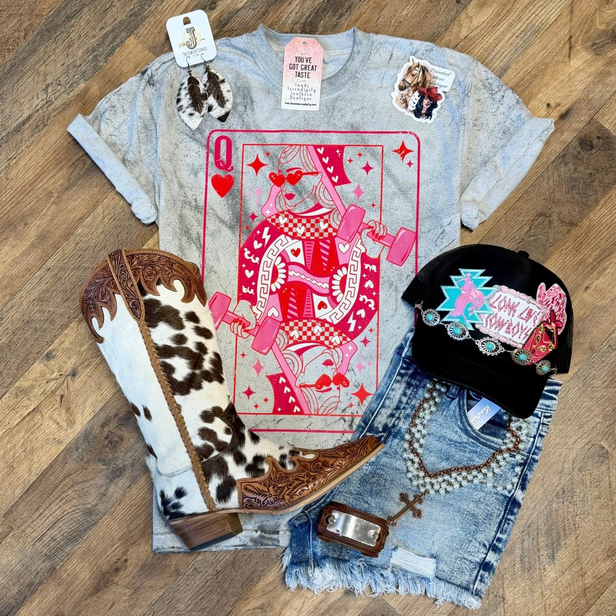 Workout Queen | Free Spirited Graphic T-Shirt - Painted Aces Boutique