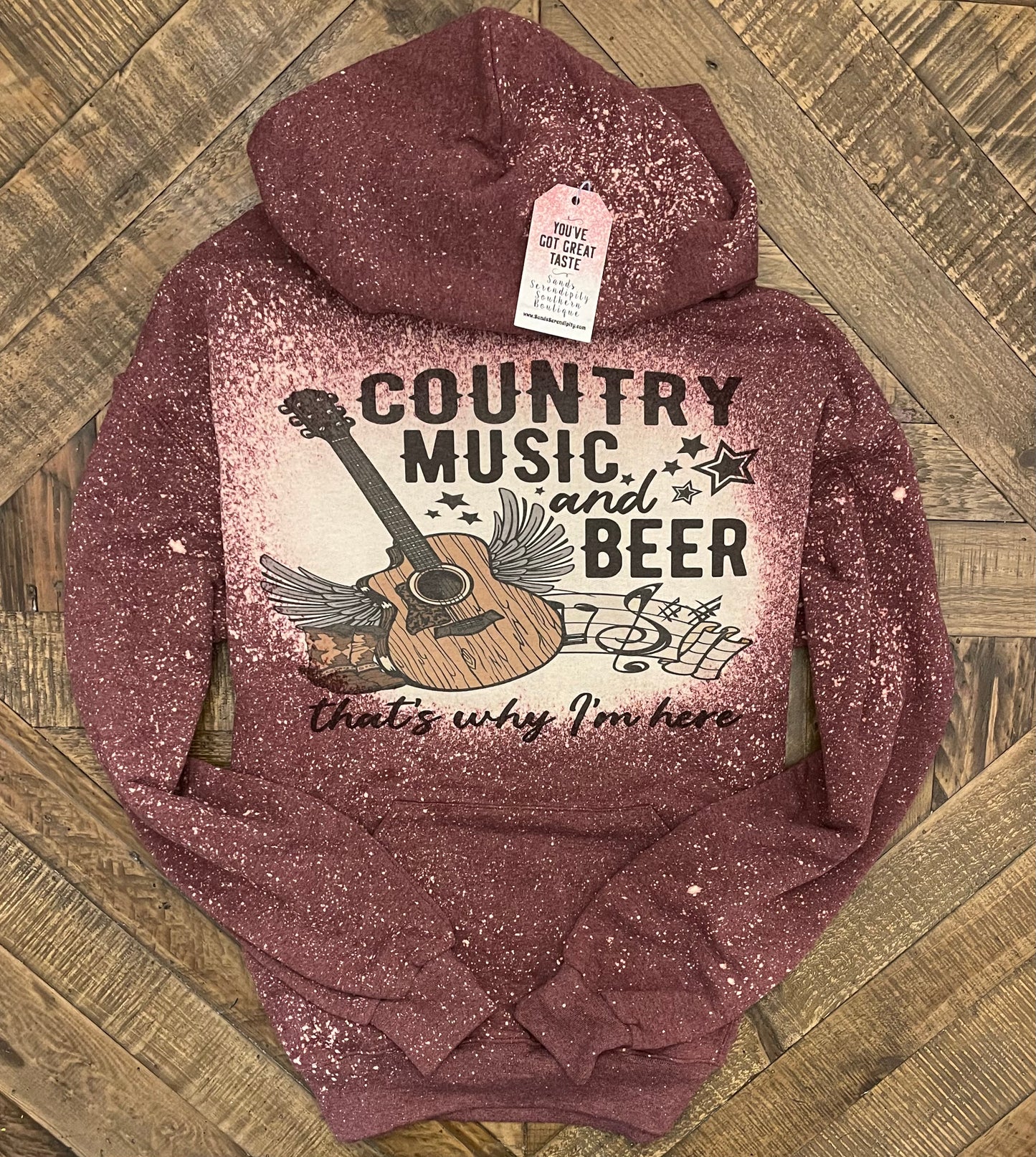 Country Music & Beer That’s Why I’m Here 🎶